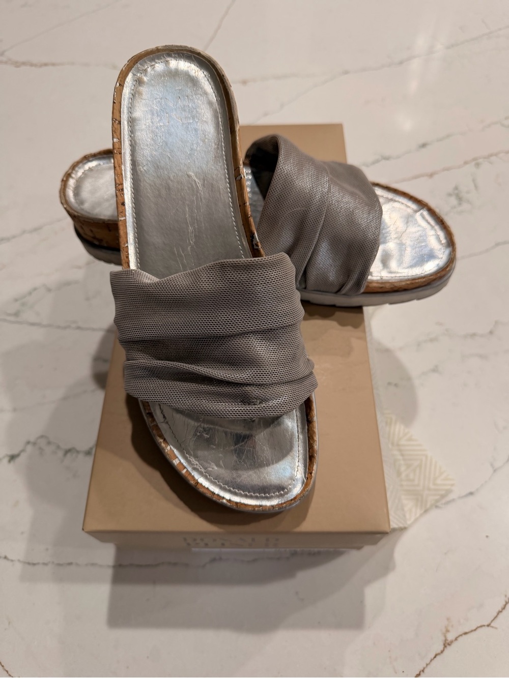 Donald Pliner Farrah Wedge Sandal Women's Size 7 Metallic Print